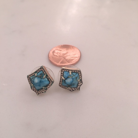 Kendra Scott earrings ✨ - Picture 3 of 3
